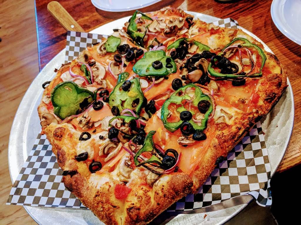 Caliente Pizza & Draft House | restaurant | 4706 William Flinn Hwy, Allison Park, PA 15101, USA | 4124861010 OR +1 412-486-1010