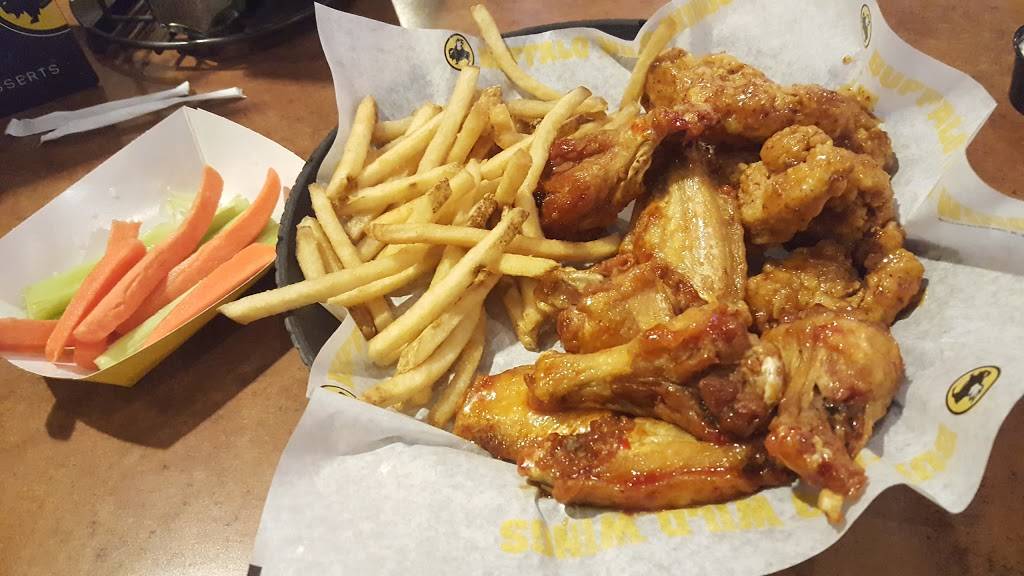 Buffalo Wild Wings | restaurant | 1940 Wells Rd, Orange Park, FL 32073, USA | 9042154969 OR +1 904-215-4969