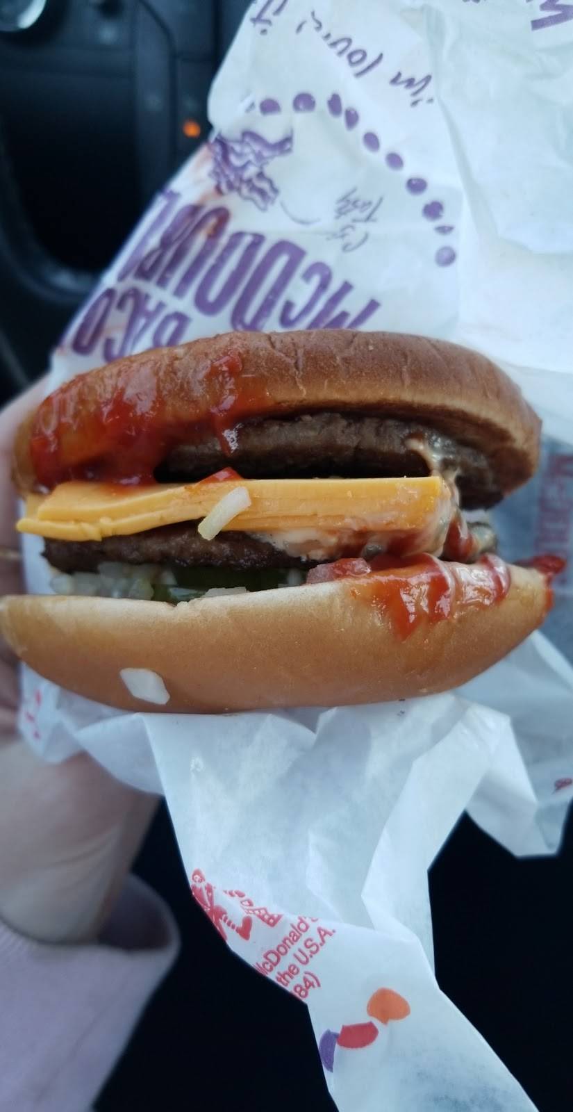 McDonalds | cafe | 914 Washington St, Middletown, CT 06457, USA | 8603440666 OR +1 860-344-0666