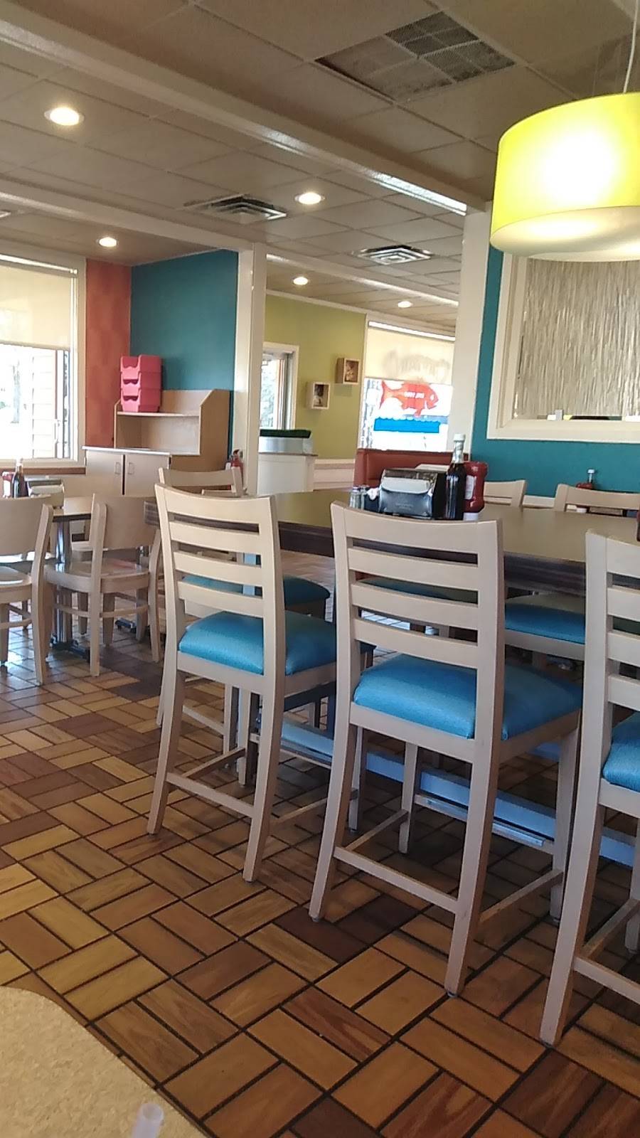 Captain Ds | restaurant | 3623 N Sharon Amity Rd, Charlotte, NC 28205, USA | 7045357310 OR +1 704-535-7310