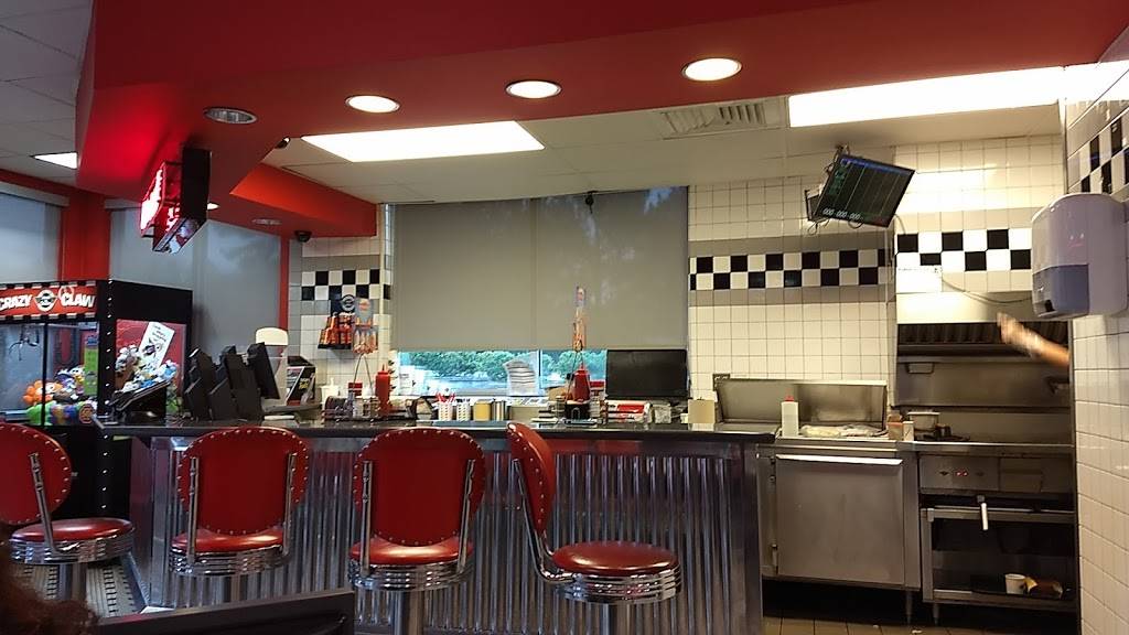 Steak n Shake | restaurant | 2840 E Millbrook Rd, Raleigh, NC 27604, USA | 9198726669 OR +1 919-872-6669