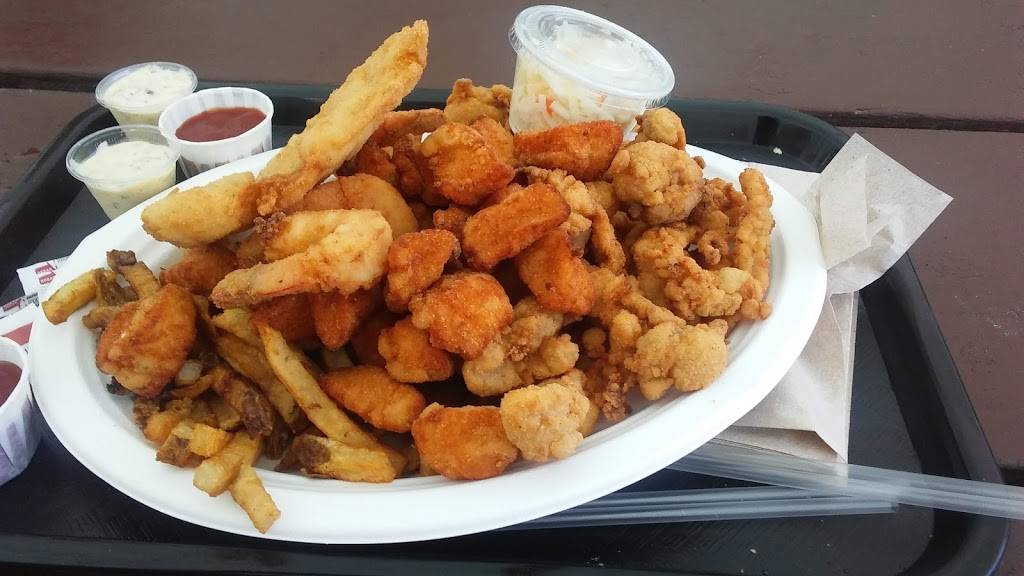 Howards Drive In | restaurant | 121 E Main St, West Brookfield, MA 01585, USA | 5088676504 OR +1 508-867-6504