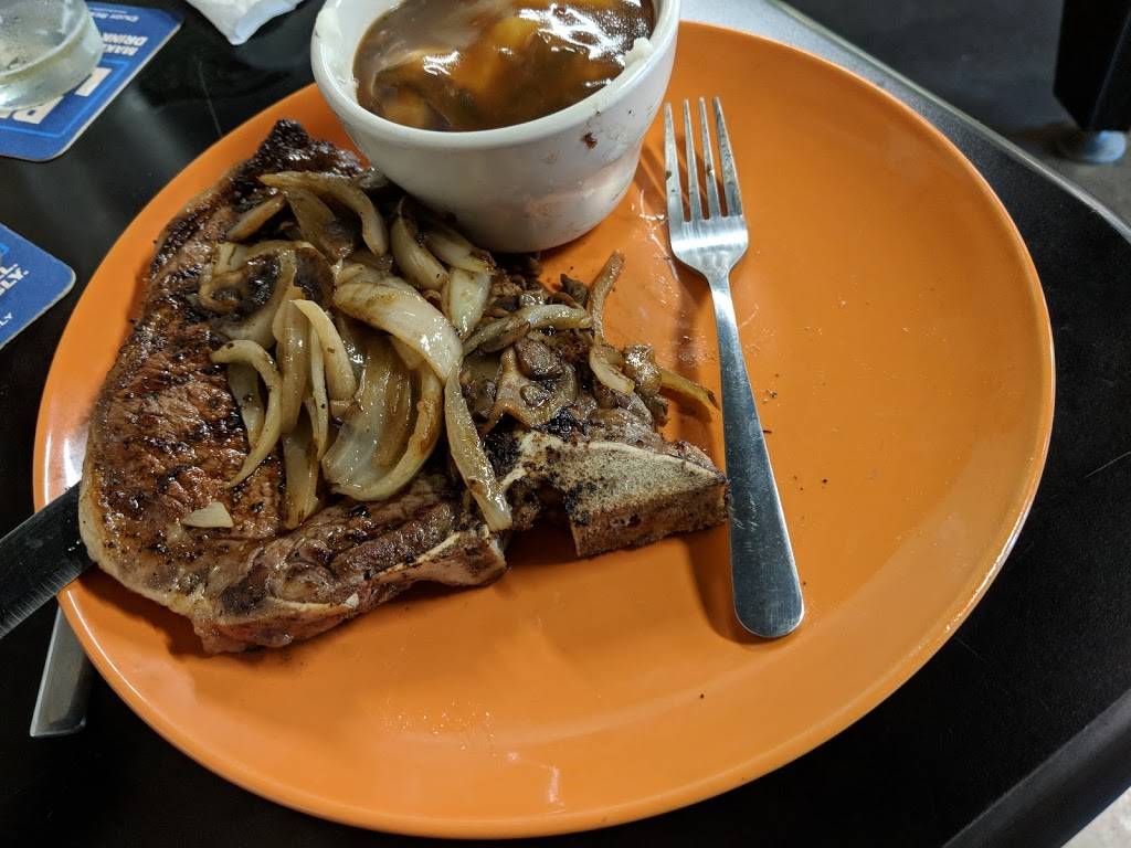 Bowstring Bar & Grill | restaurant | 109 N Water St, Caledonia, OH 43314, USA | 4198454100 OR +1 419-845-4100