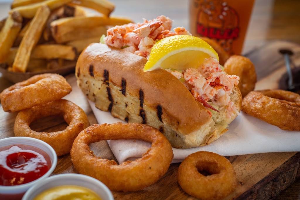 Gourmet Killer Dogs | restaurant | 4057 W Atlantic Ave, Delray Beach, FL 33445, USA | 9176563664 OR +1 917-656-3664