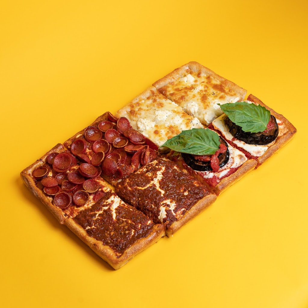 Carnegie Pizza | restaurant | 200 W 41st St, New York, NY 10036, USA | 2127774141 OR +1 212-777-4141