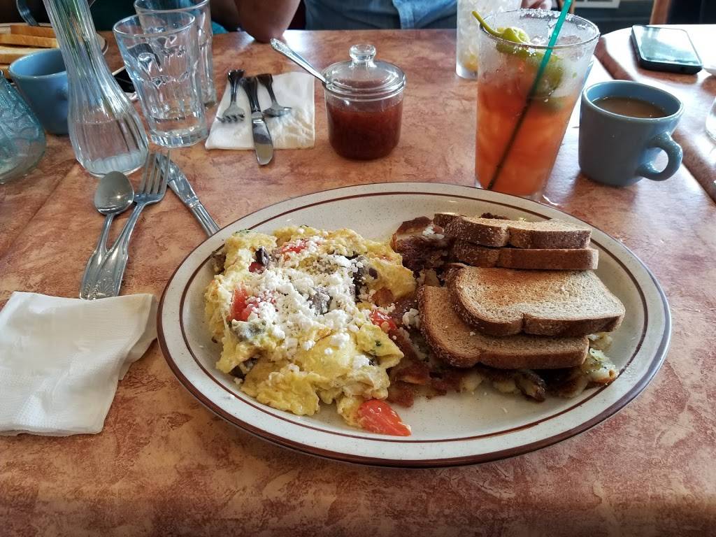 Georgias Greek Restaurant & Deli | restaurant | 323 NW 85th St, Seattle, WA 98117, USA | 2067831228 OR +1 206-783-1228