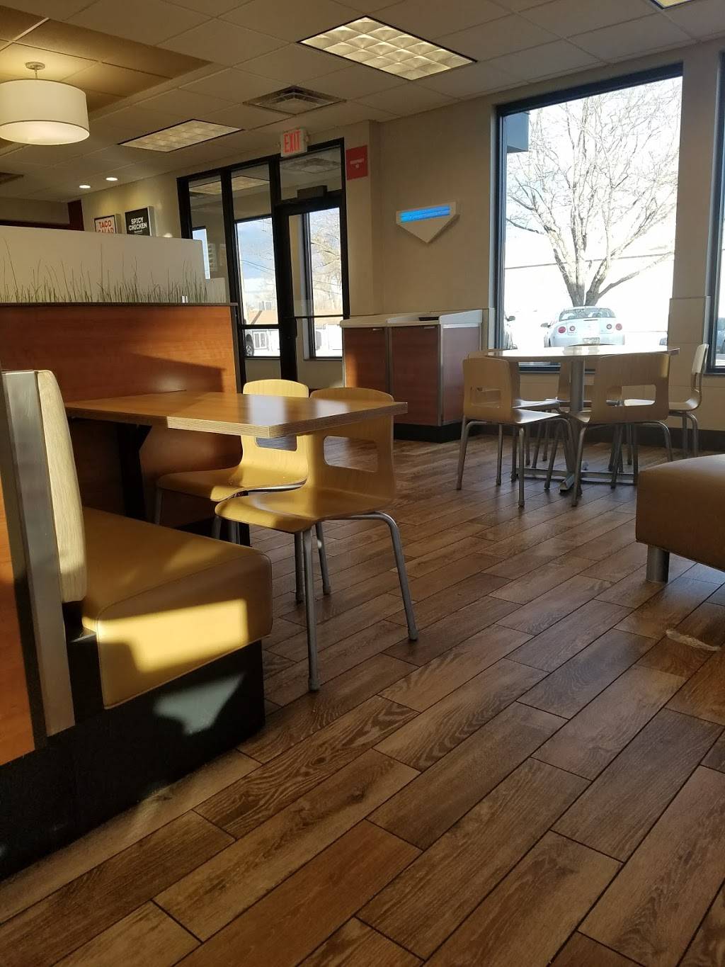 Wendys | restaurant | 3267 W 10th St, Greeley, CO 80634, USA | 9703533227 OR +1 970-353-3227