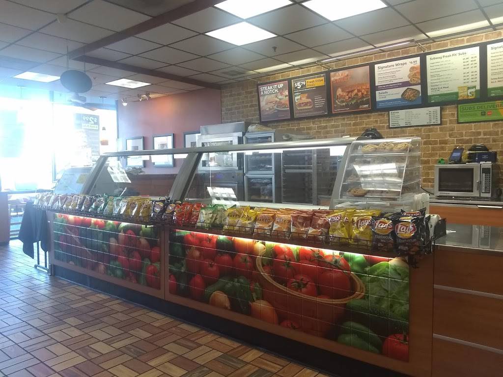 Subway | restaurant | 15031 SE McLoughlin Blvd, Milwaukie, OR 97267, USA | 5037861660 OR +1 503-786-1660