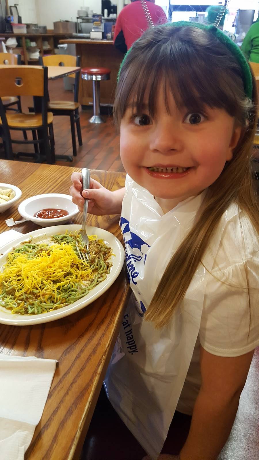 Skyline Chili | restaurant | 553 W Plane St, Bethel, OH 45106, USA | 5137343334 OR +1 513-734-3334