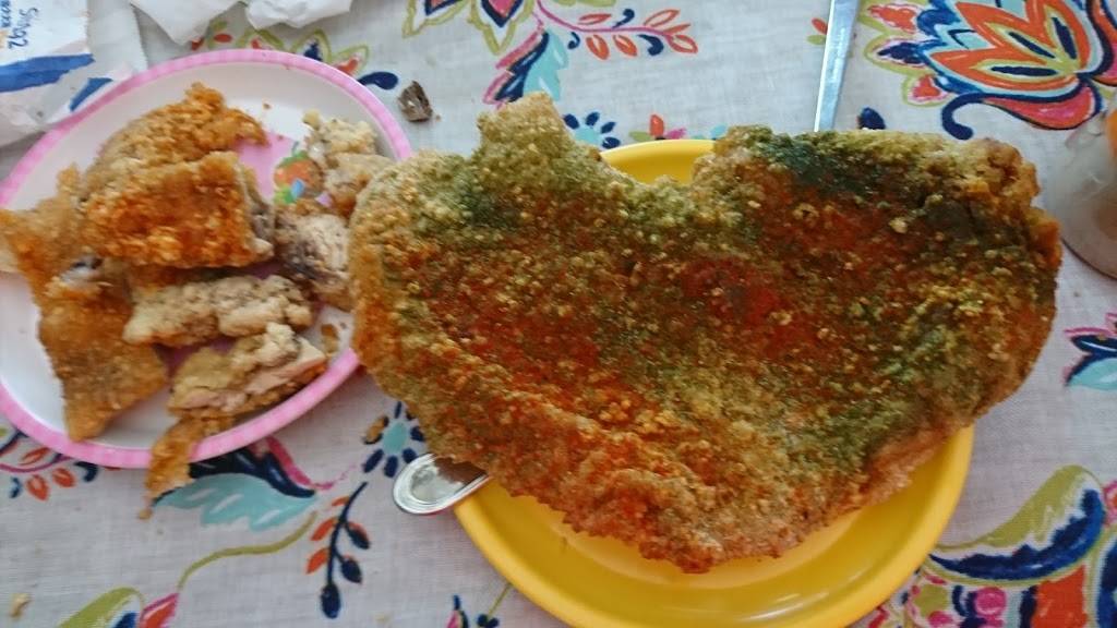 HOT STAR LARGE FRIED CHICKEN | restaurant | 1794 University Ave W, Windsor, ON N9B 1C4, Canada | 5199159091 OR +1 519-915-9091