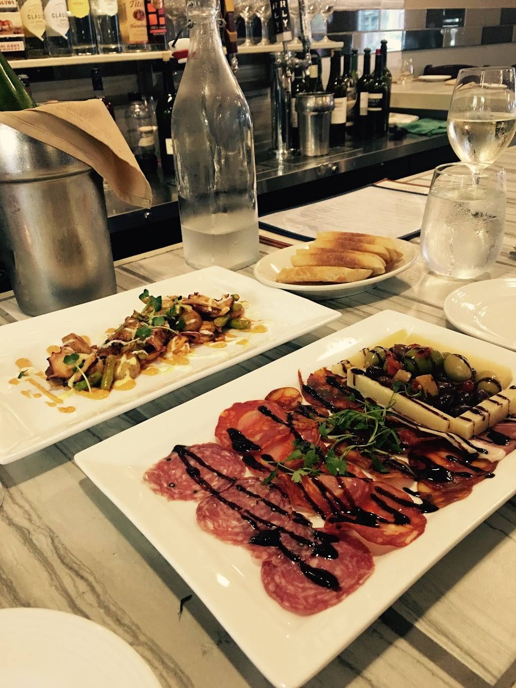 Costa Blanca Bistro | restaurant | 2416 Central Ave NE, Minneapolis, MN 55418, USA | 6127899296 OR +1 612-789-9296