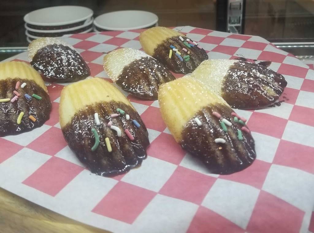 Red Mango | restaurant | 1793 E 10th St, Bloomington, IN 47408, USA | 8123349822 OR +1 812-334-9822