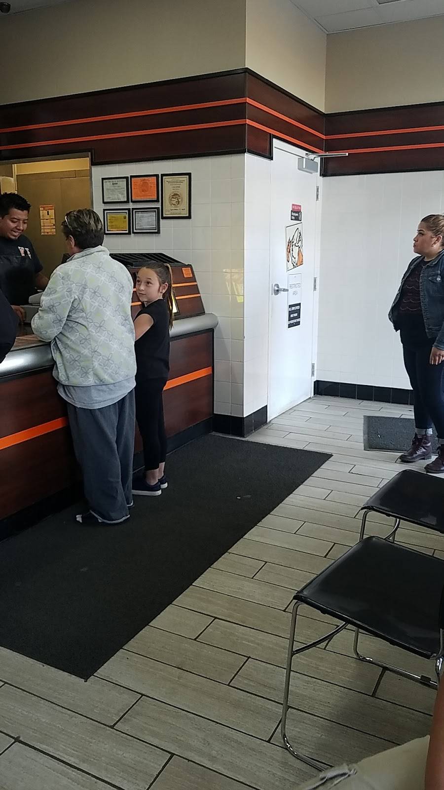 Little Caesars Pizza | meal takeaway | 620 Broadway St, King City, CA 93930, USA | 8313869200 OR +1 831-386-9200