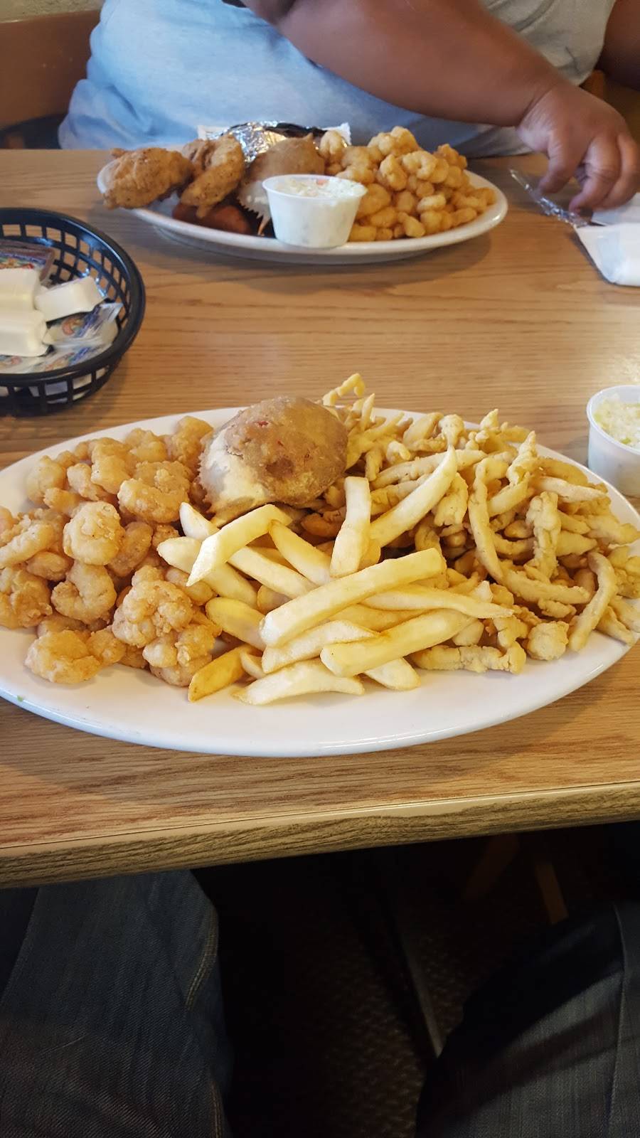 Golden Bay Seafood Restaurant | restaurant | 6164 St Andrews Rd, Columbia, SC 29212, USA | 8038516372 OR +1 803-851-6372