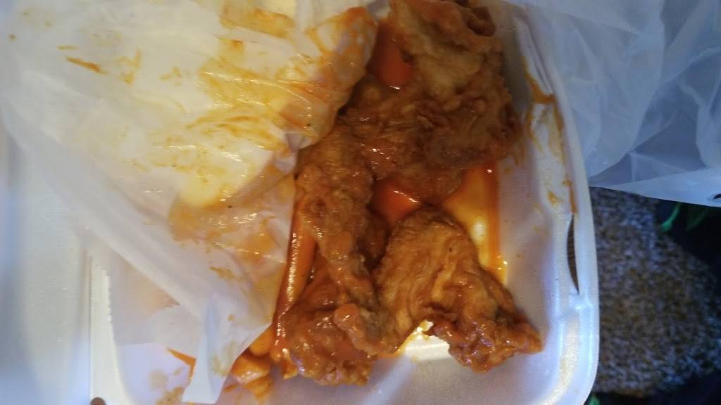 Kims Wings | restaurant | 14909 St Clair Ave, Cleveland, OH 44110, USA | 2166816644 OR +1 216-681-6644