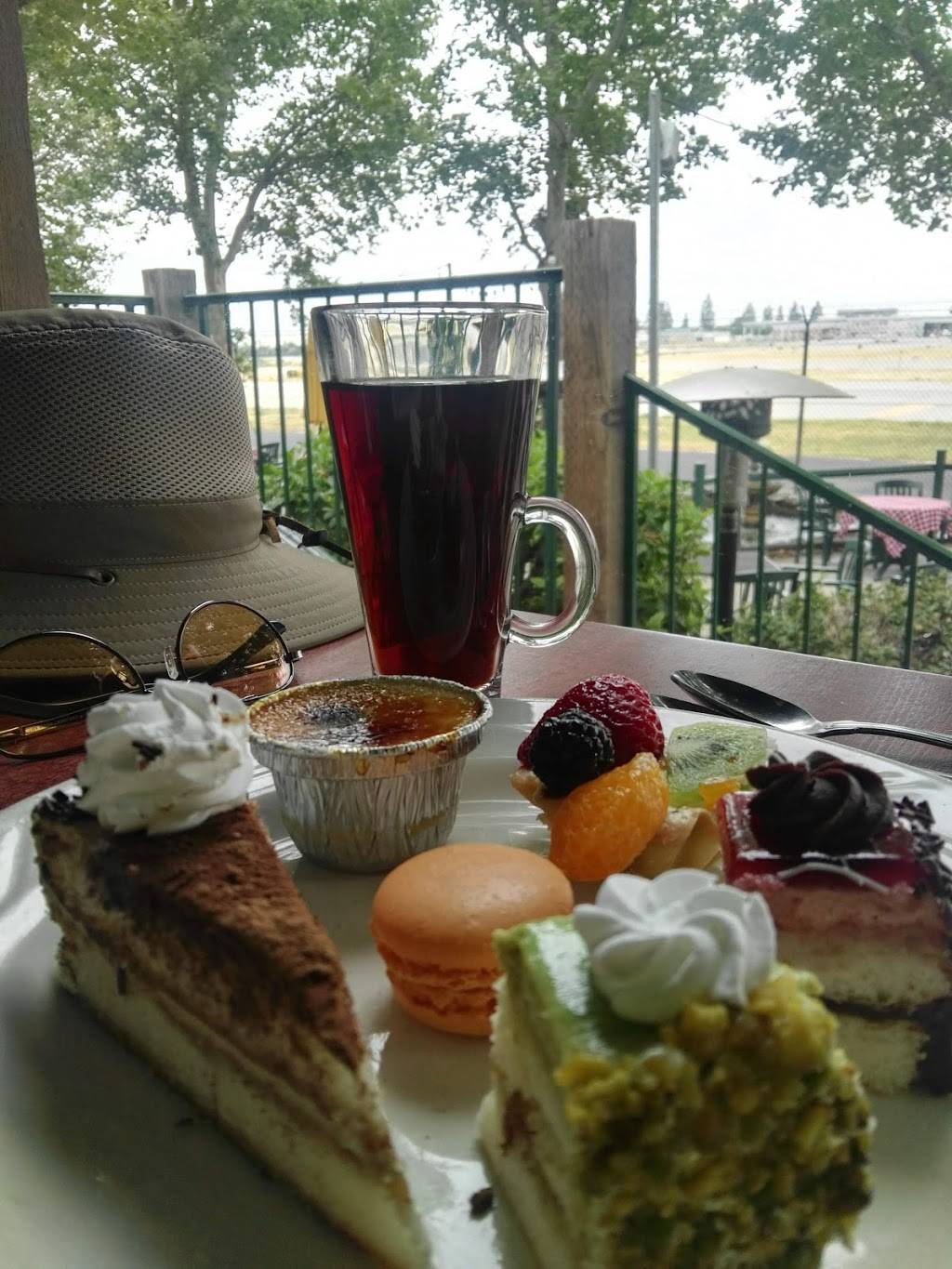 94th Aero Squadron Restaurant | restaurant | 16320 Raymer St, Van Nuys, CA 91406, USA | 8189947437 OR +1 818-994-7437