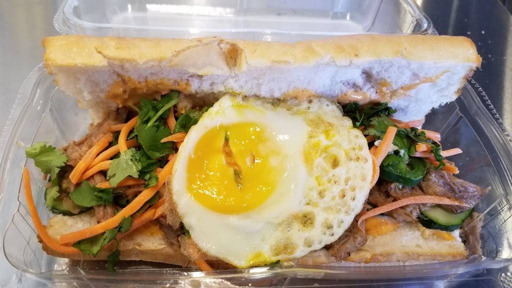 Which Wich Superior Sandwiches | restaurant | 179 Connor Dr, Charlottesville, VA 22911, USA | 4349779424 OR +1 434-977-9424