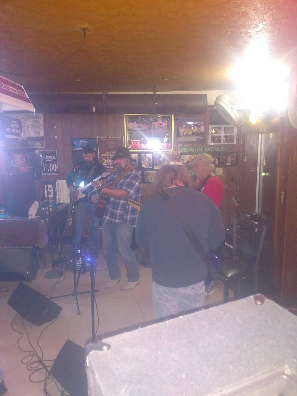 Shortys Den | restaurant | 1300 7th St, Bedford, IN 47421, USA | 8122793640 OR +1 812-279-3640