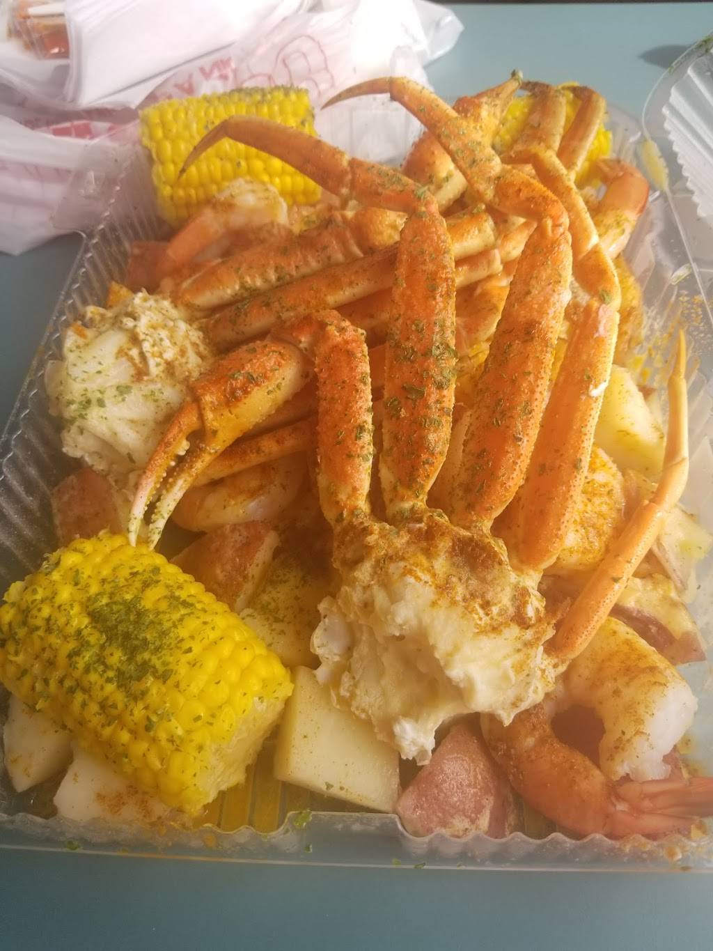 The House Fish & Crab | restaurant | 1903 NC Hwy 55, Durham, NC 27707, USA | 9192519970 OR +1 919-251-9970
