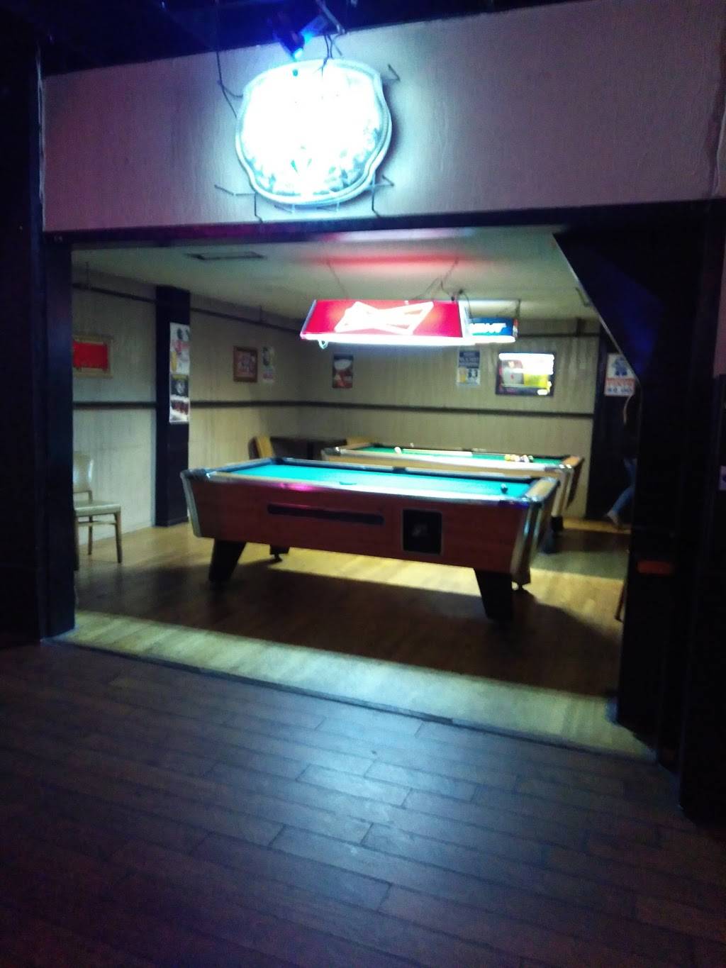 Garrys Lounge | restaurant | 13 S School St, Lodi, CA 95240, USA | 2093339794 OR +1 209-333-9794