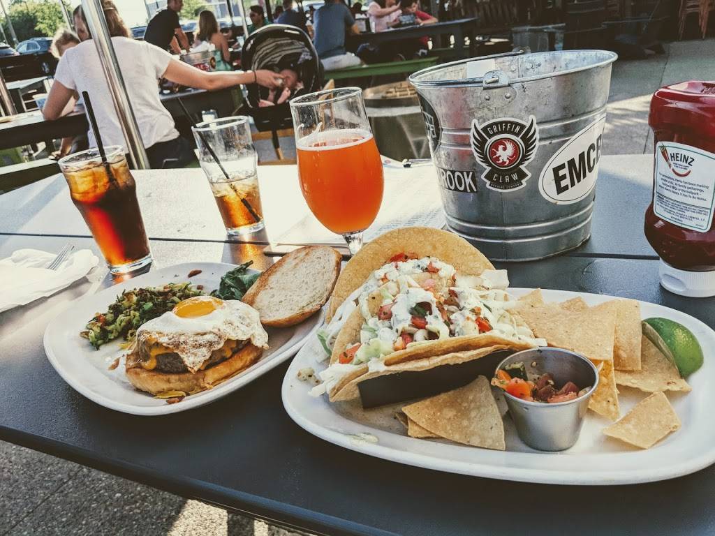 Clubhouse BFD | restaurant | 2265 Crooks Rd, Rochester Hills, MI 48309, USA | 2482896093 OR +1 248-289-6093