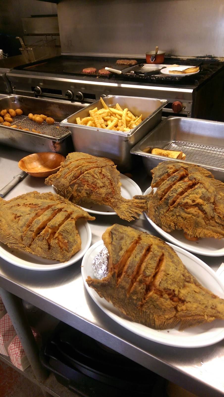 Golden Nugget Seafood | restaurant | 166 Main St, Jefferson, SC 29718, USA | 8436583474 OR +1 843-658-3474