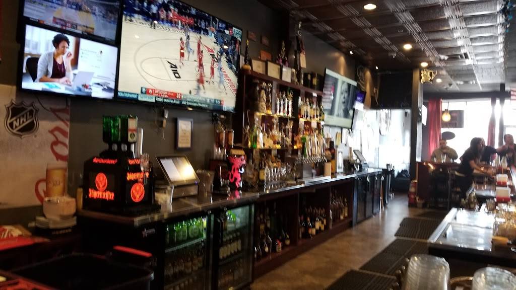 Locals Bar and Entertainment | restaurant | 300 Gordons Corner Rd, Manalapan Township, NJ 07726, USA | 7328517202 OR +1 732-851-7202