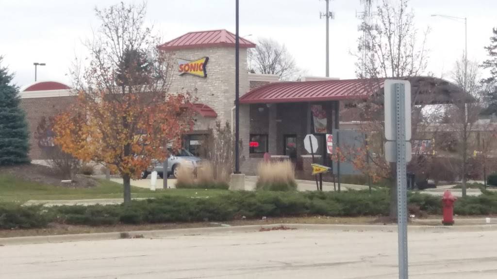 Sonic Drive-In | restaurant | 1090 S Randall Rd, Algonquin, IL 60102, USA | 8474586220 OR +1 847-458-6220