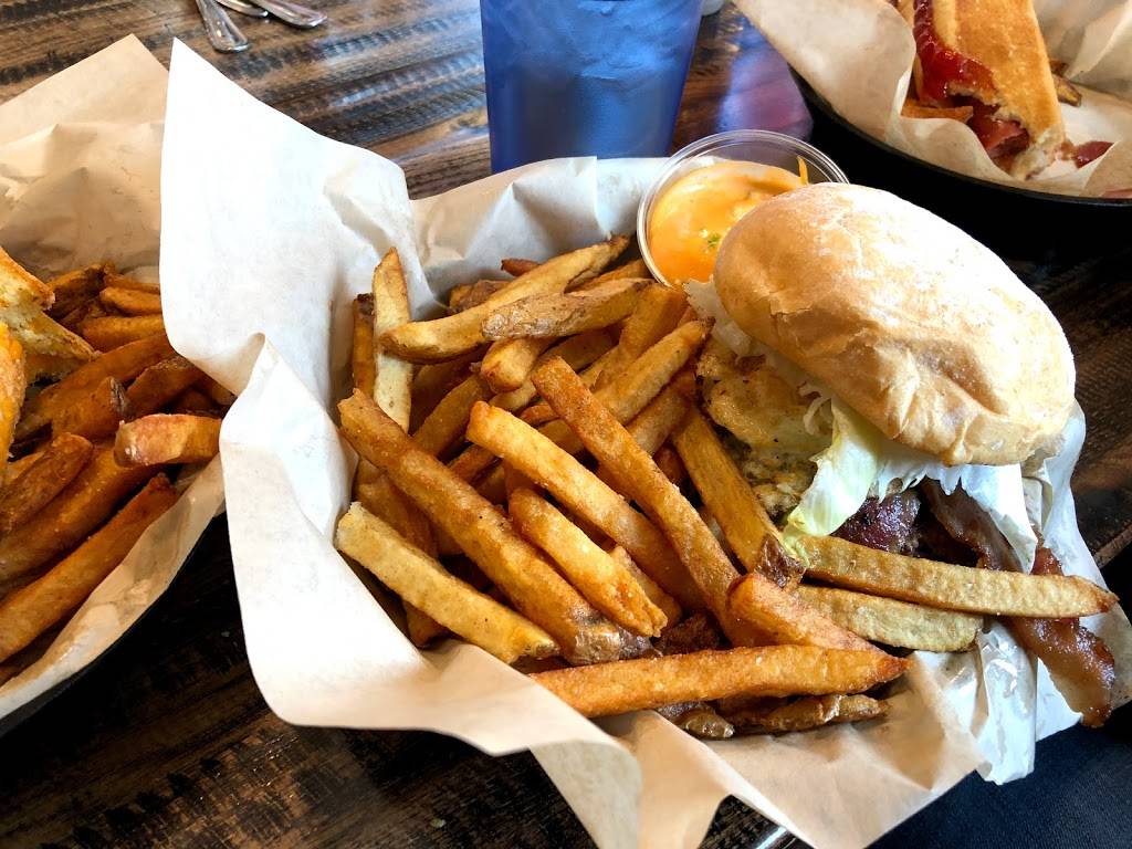 Empire Burger | restaurant | La Cima Mall, 500 S Main St, Breckenridge, CO 80424, USA | 9704532329 OR +1 970-453-2329