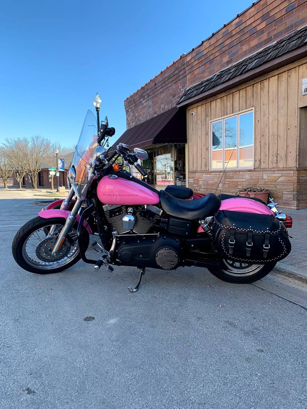 The Bunker Bar & Grill | restaurant | 216 Main St, West Chicago, IL 60185, USA | 6305200185 OR +1 630-520-0185