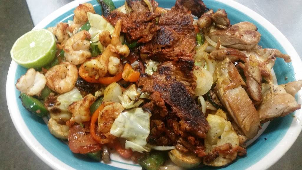 El Sipote Pupuseria | restaurant | 2530 E Alondra Blvd, Compton, CA 90221, USA | 3237102467 OR +1 323-710-2467