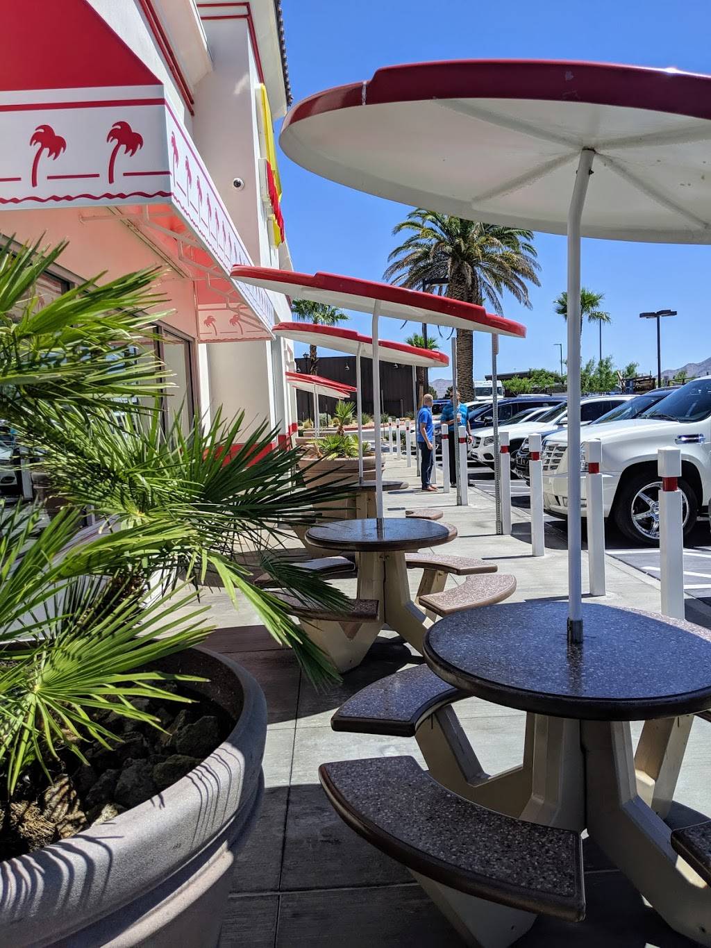 In-N-Out Burger | restaurant | 2765 E Craig Rd, North Las Vegas, NV 89030, USA | 8007861000 OR +1 800-786-1000