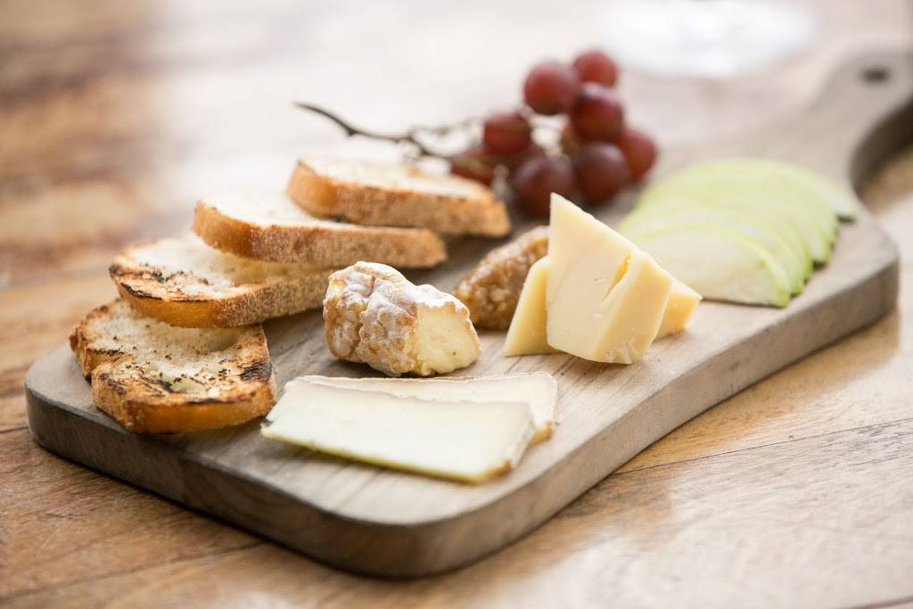 Union Hall Hoboken | restaurant | 306 Sinatra Dr, Hoboken, NJ 07030, USA | 2016838900 OR +1 201-683-8900