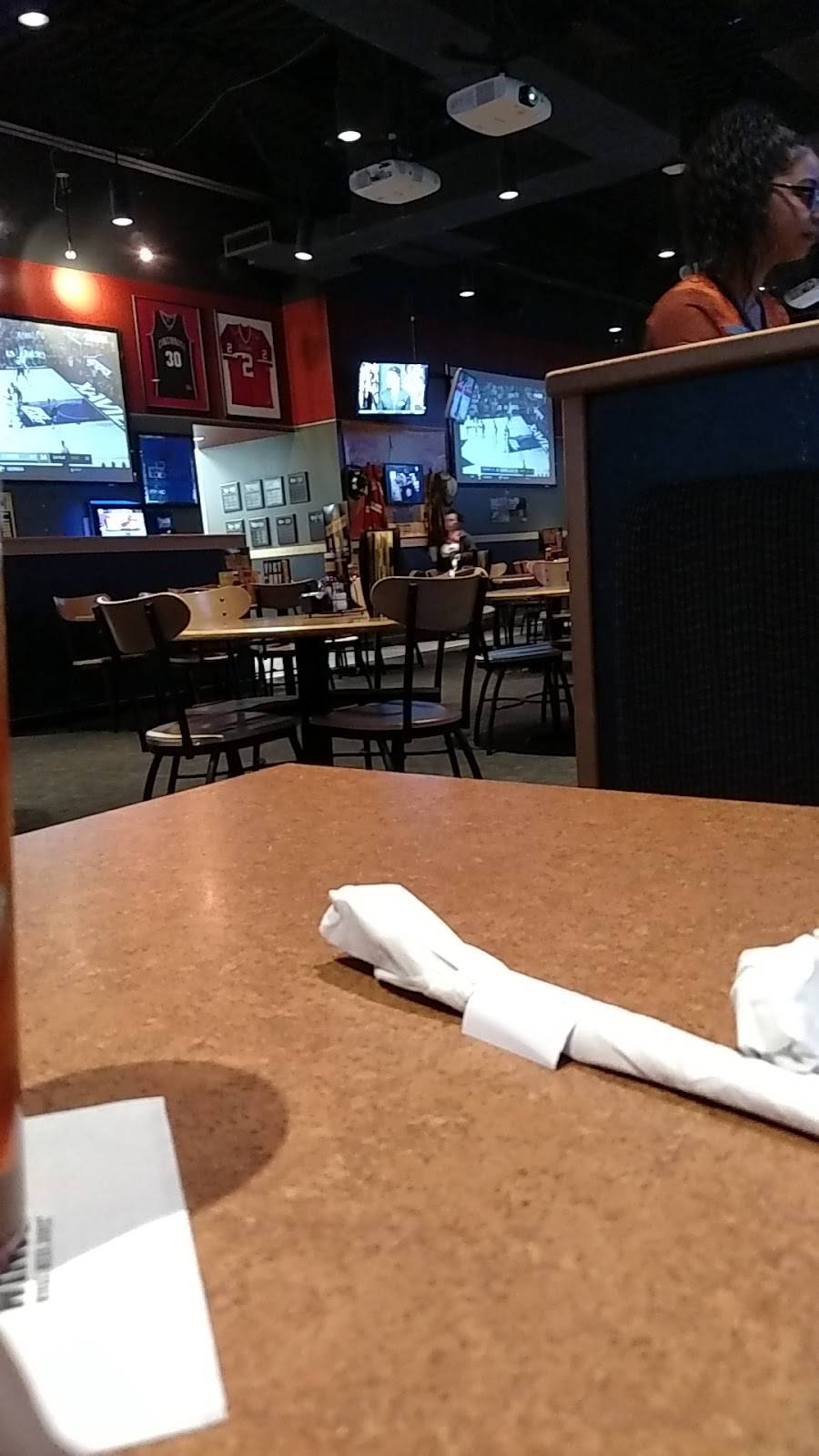 Buffalo Wild Wings | restaurant | 1248 Columbus Ave, Lebanon, OH 45036, USA | 5132282120 OR +1 513-228-2120