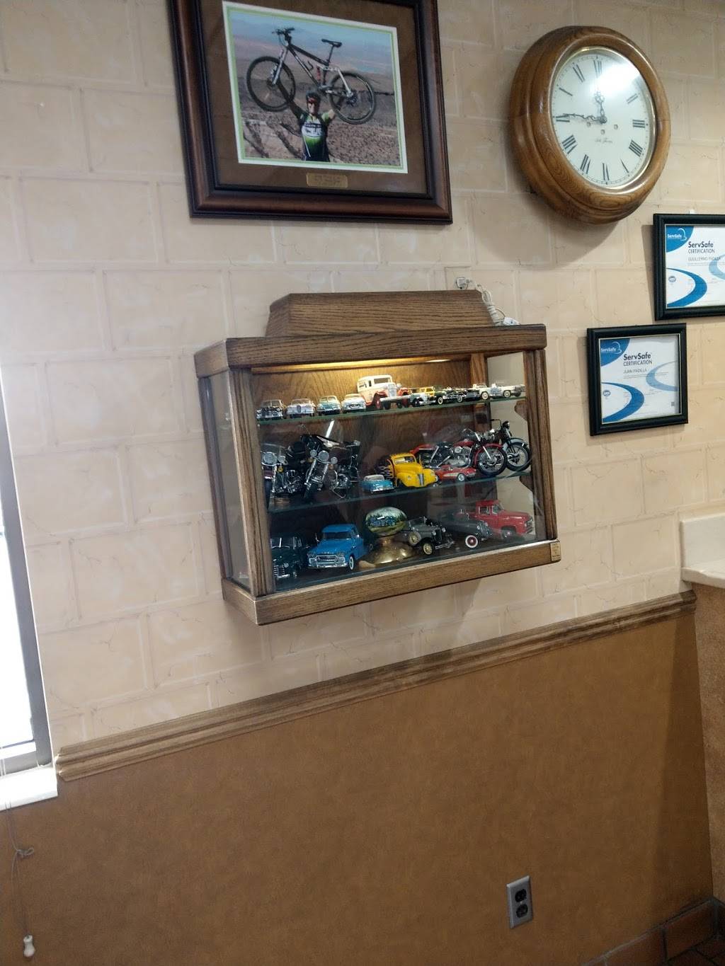 Crown Burgers | restaurant | 2684 3200 W, West Valley City, UT 84119, USA | 8019728586 OR +1 801-972-8586