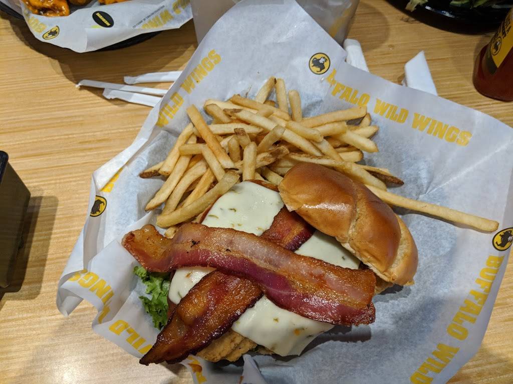 Buffalo Wild Wings | restaurant | 2739 Countryside Dr, Turlock, CA 95380, USA | 2096683395 OR +1 209-668-3395