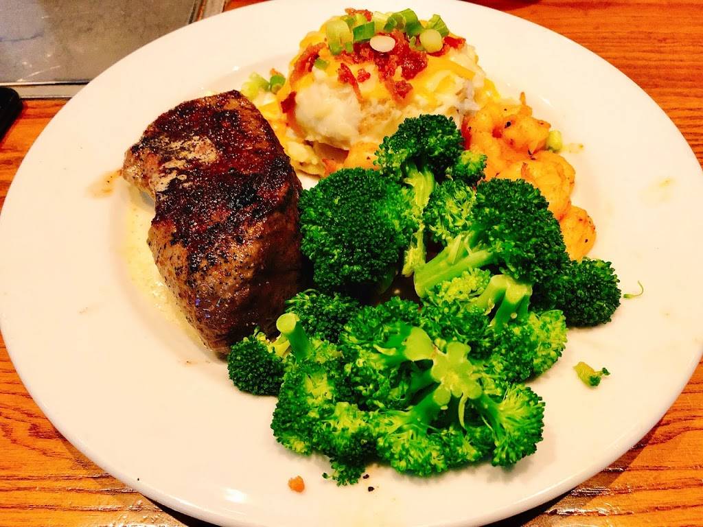 Applebees Grill + Bar | restaurant | 922 S 4th Ave, Brighton, CO 80601, USA | 7206851095 OR +1 720-685-1095