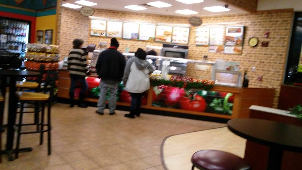 Subway | restaurant | 2184 Hollywood Dr, Jackson, TN 38305, USA | 7316646644 OR +1 731-664-6644