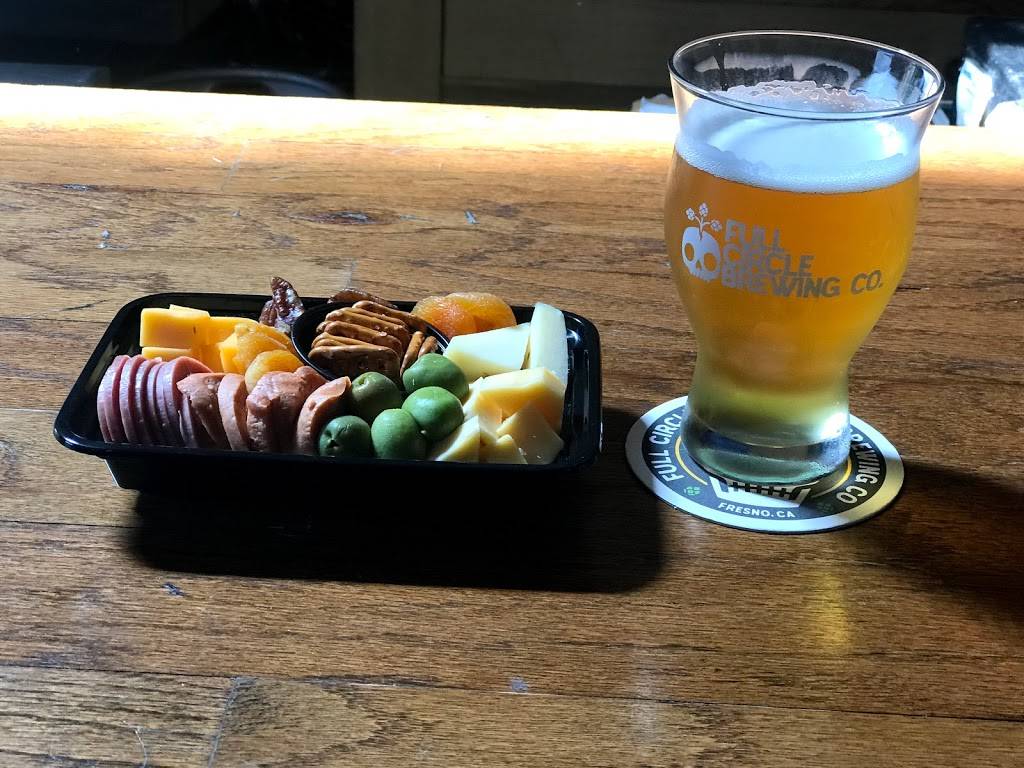 Full Circle Brewing Co. | restaurant | 620 F St, Fresno, CA 93706, USA | 5592646323 OR +1 559-264-6323