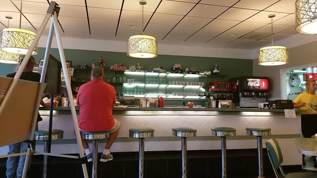 Jax Diner | restaurant | 1850 N Tamiami Trail, North Fort Myers, FL 33903, USA | 2396715879 OR +1 239-671-5879