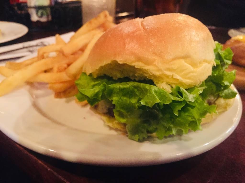 McGlynns Pub & Restaurant - Polly Drummond | restaurant | 8 Polly Drummond Shopping Center, Newark, DE 19711, USA | 3027387814 OR +1 302-738-7814