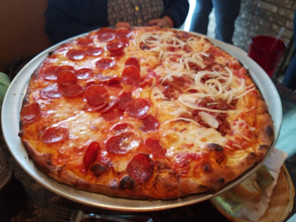 Roma Pizzeria | restaurant | 150 Wakelee Ave, Ansonia, CT 06401, USA | 2037346815 OR +1 203-734-6815