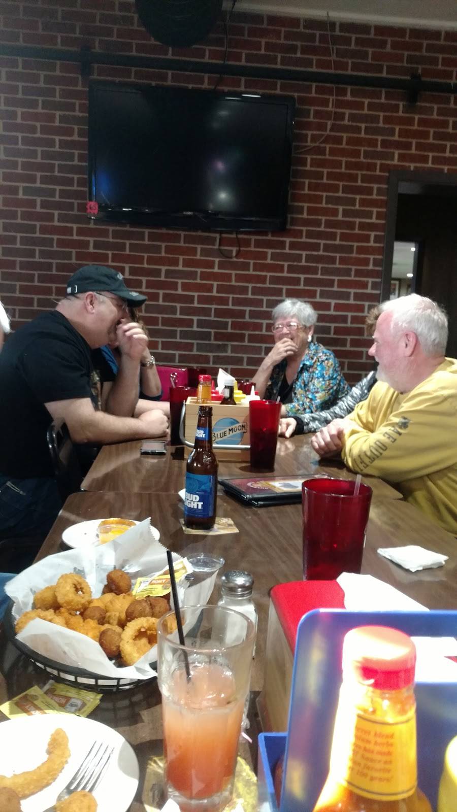 Outer Limits | restaurant | 28564 W Reichmuth Rd, Valley, NE 68064, USA | 4023598757 OR +1 402-359-8757