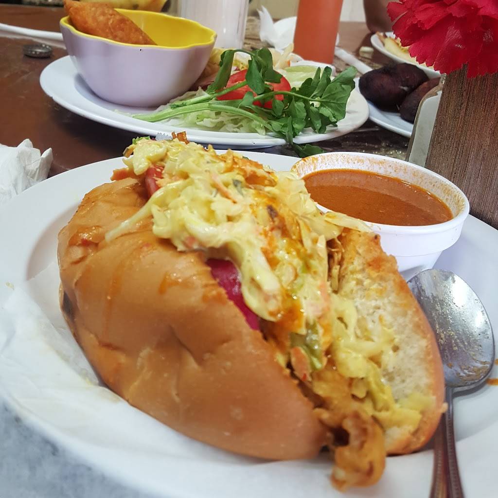 Las Guanaquitas | restaurant | 6220 S Main St, Los Angeles, CA 90003, USA | 3237534930 OR +1 323-753-4930