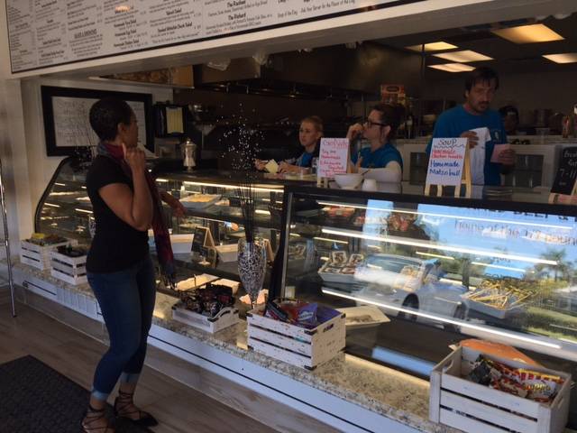 Howards Famous Corned Beef and Deli | restaurant | 3571 N Federal Hwy, Boca Raton, FL 33431, USA | 5619480303 OR +1 561-948-0303