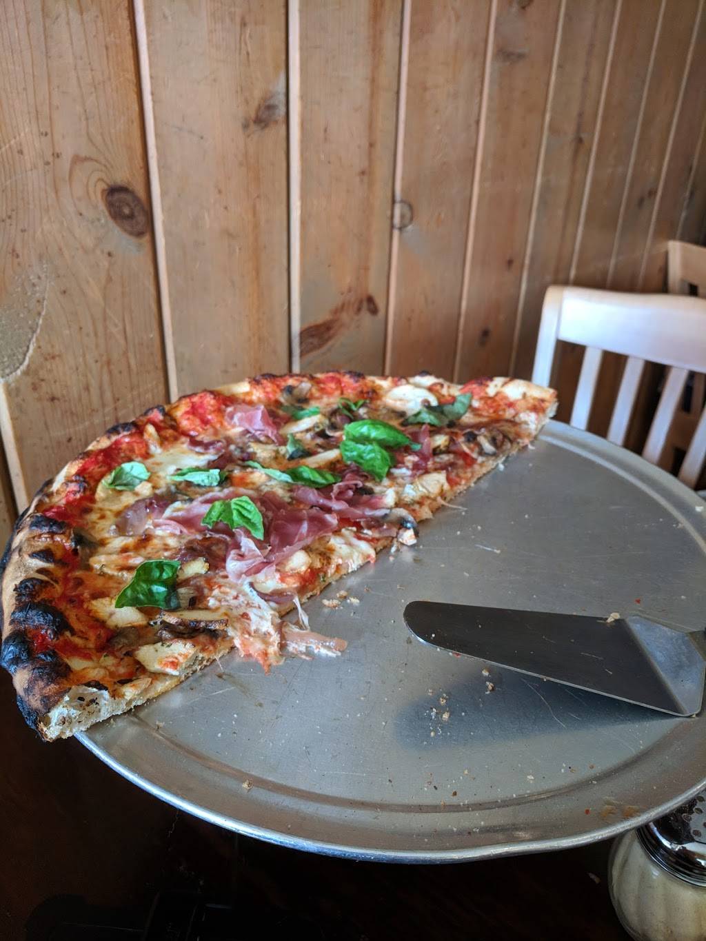 Pizzeria Avanti | restaurant | 1711 Mission St, Santa Cruz, CA 95060, USA | 8314251807 OR +1 831-425-1807