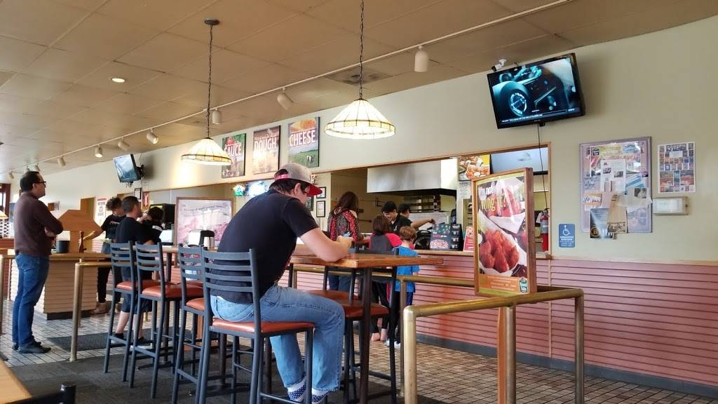 Round Table Pizza | meal delivery | 37480 Fremont Blvd, Fremont, CA 94536, USA | 5107939393 OR +1 510-793-9393