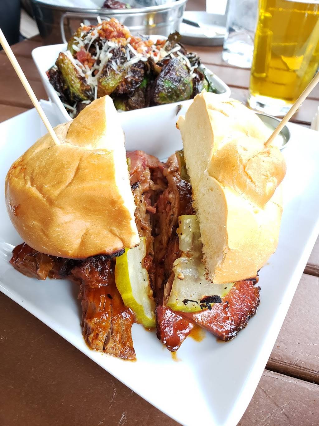 Smoke on the Water | restaurant | 3704 Watercraft Ferry Ave, Wilmington, NC 28412, USA | 9108335069 OR +1 910-833-5069