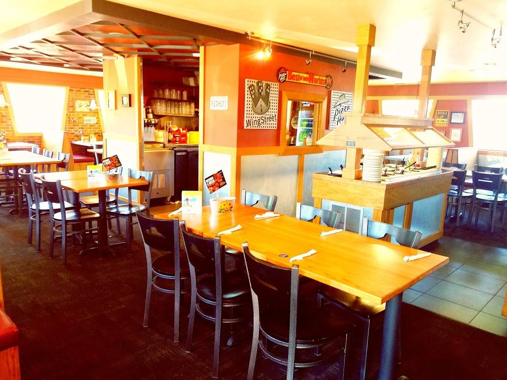 Pizza Hut | meal takeaway | 901 N Center Ave, Merrill, WI 54452, USA | 7155362433 OR +1 715-536-2433