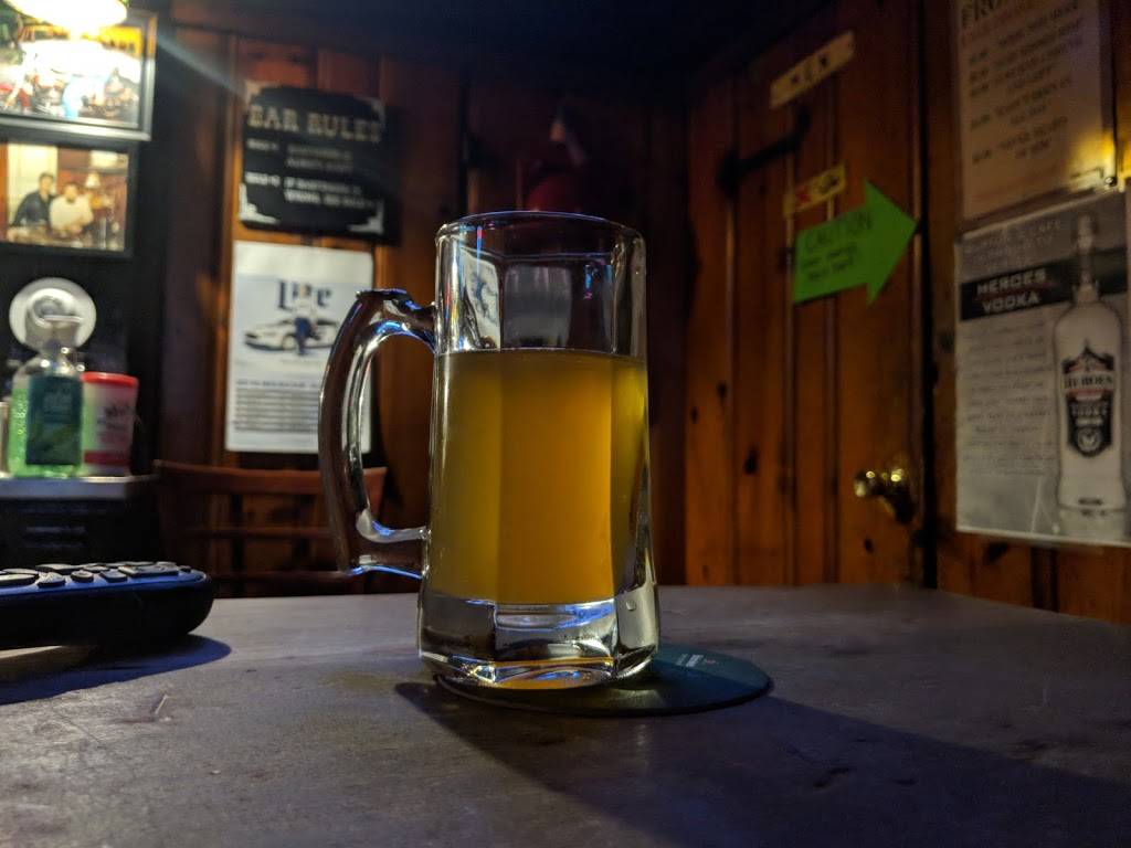 Burtons Restaurant | restaurant | 202 Wood St, West Haven, CT 06516, USA | 2039339929 OR +1 203-933-9929